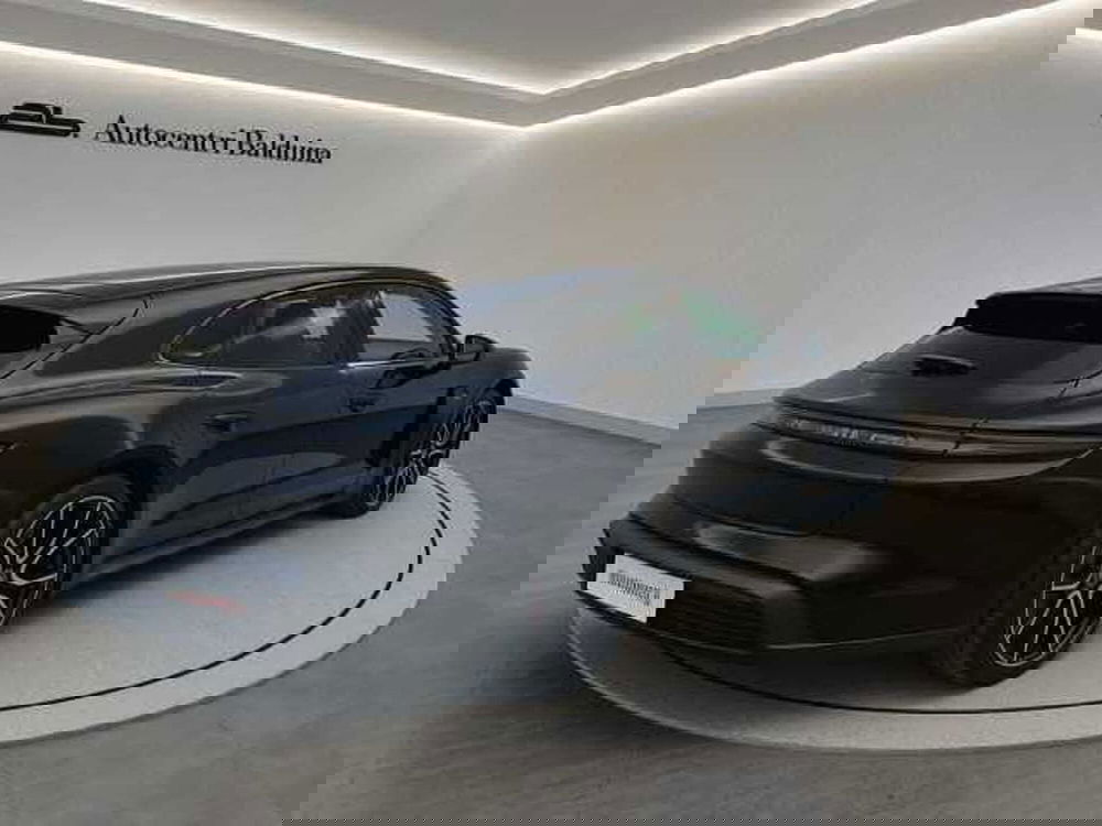 Porsche Taycan Sport Turismo usata a Roma (4)