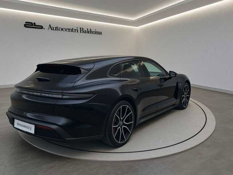 Porsche Taycan Sport Turismo usata a Roma (4)