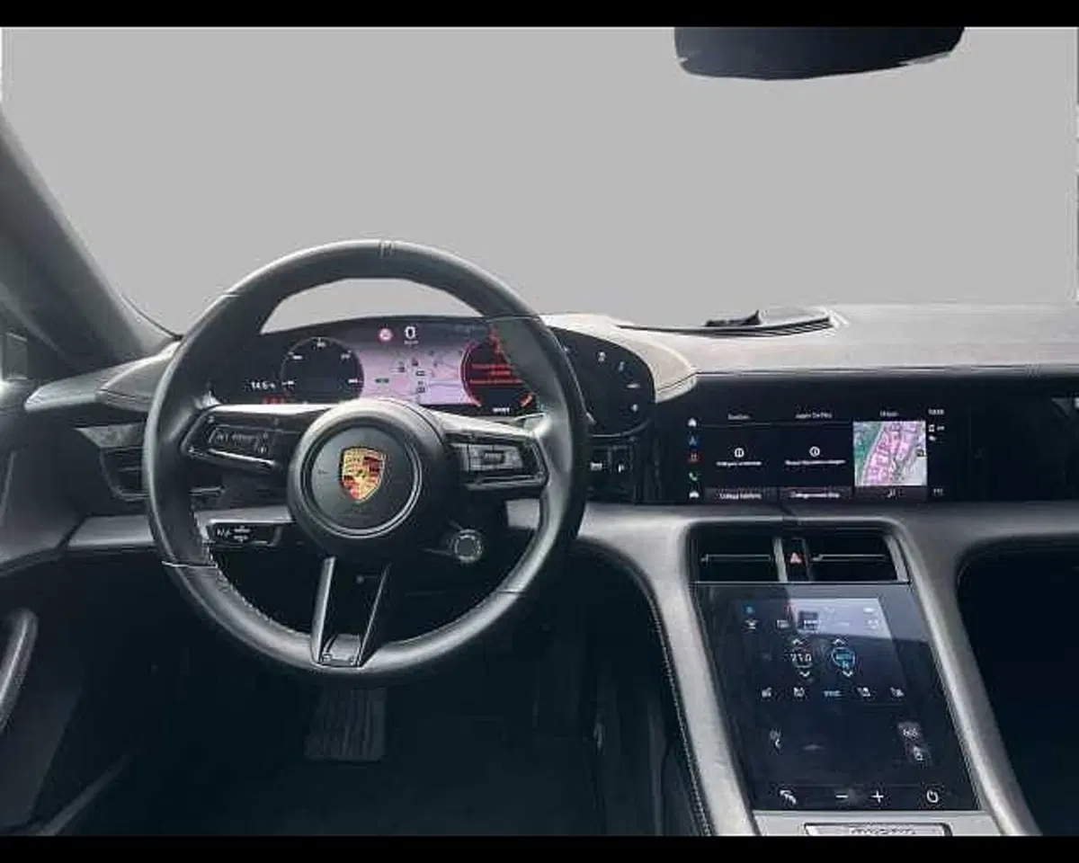 Porsche Taycan Sport Turismo usata a Roma (8)