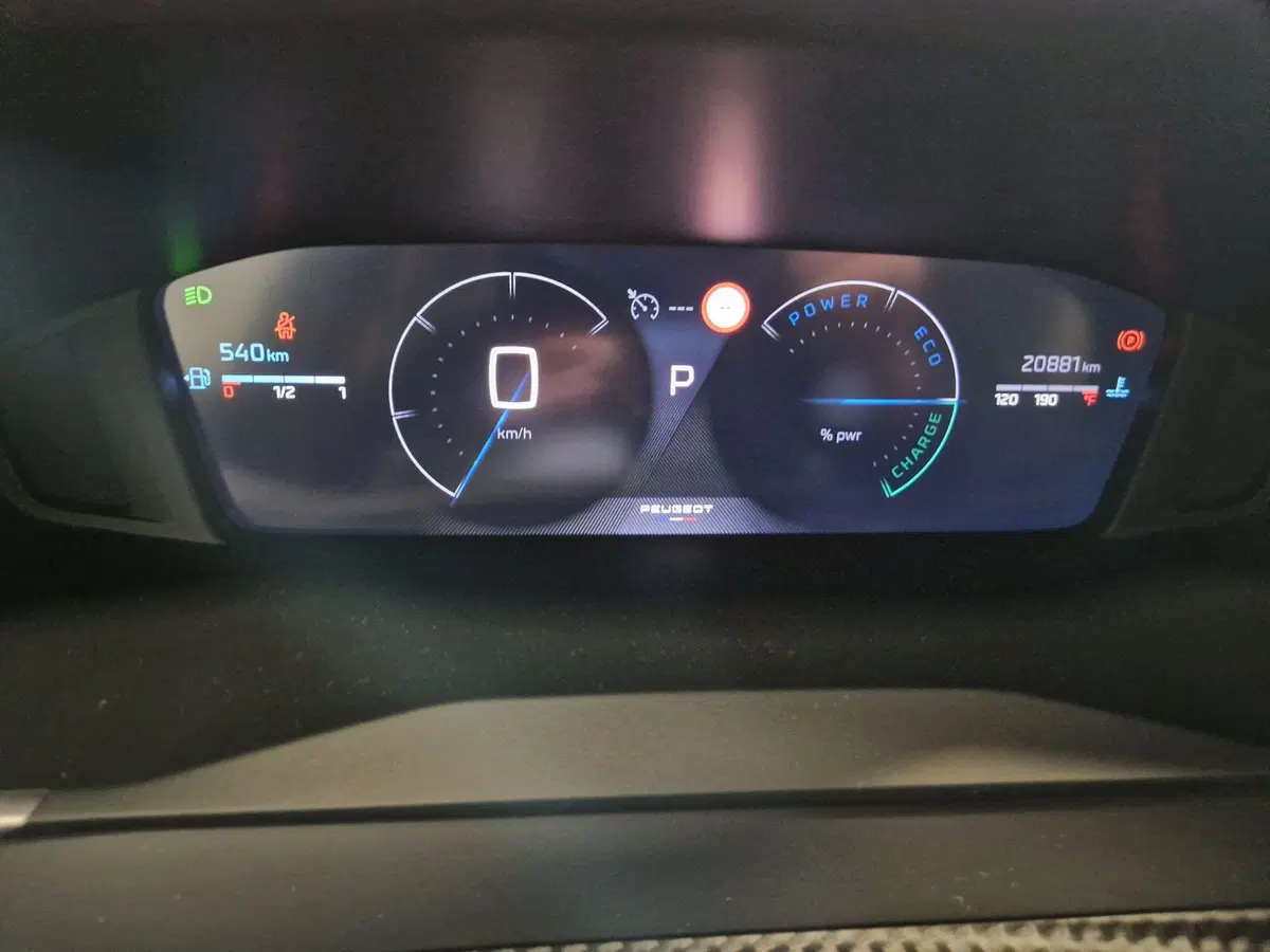 Peugeot 208 usata a Varese (12)