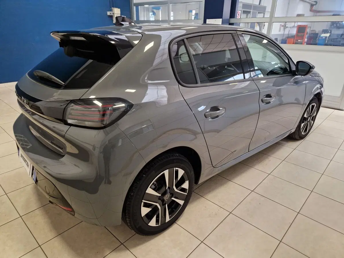 Peugeot 208 usata a Varese (6)