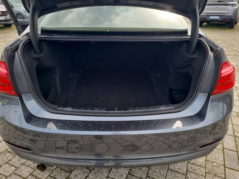 BMW Serie 3 usata a Lucca (14)