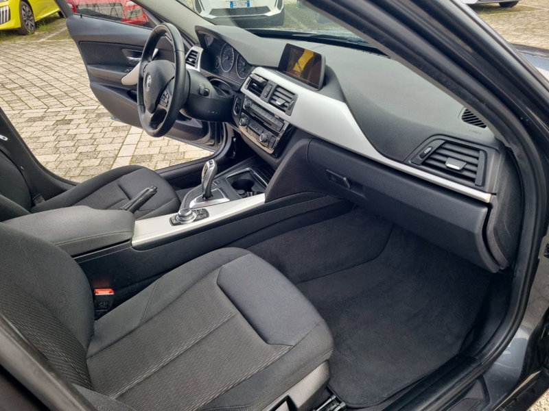 BMW Serie 3 usata a Lucca (17)