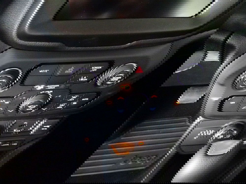 Jeep Renegade nuova a Lucca (14)