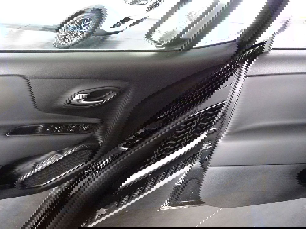 Jeep Renegade nuova a Lucca (9)