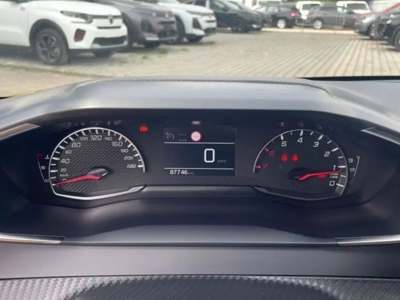 Peugeot 208 usata a Foggia (10)