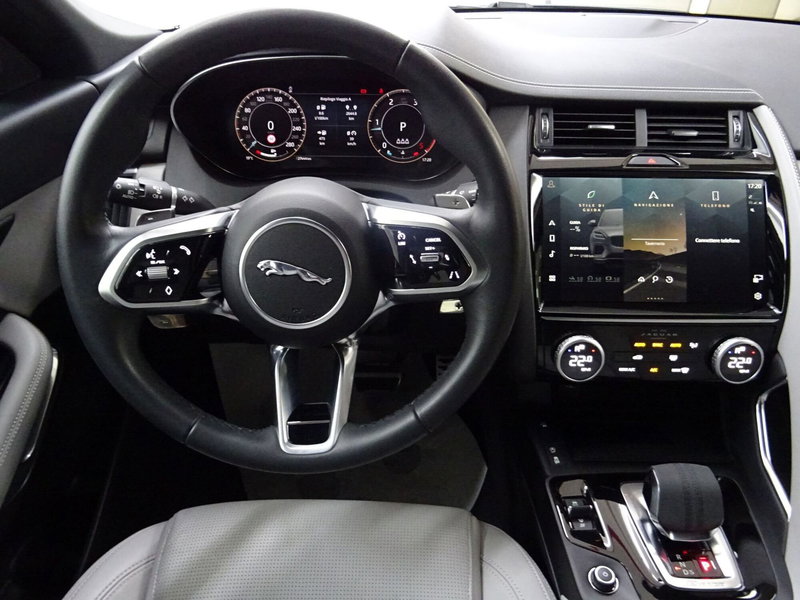Jaguar E-Pace usata a Como (10)