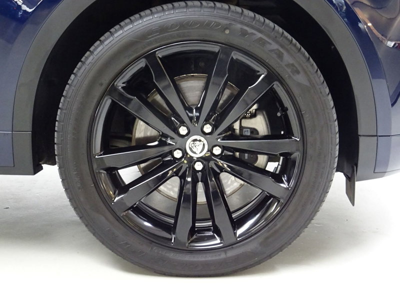 Jaguar E-Pace usata a Como (9)
