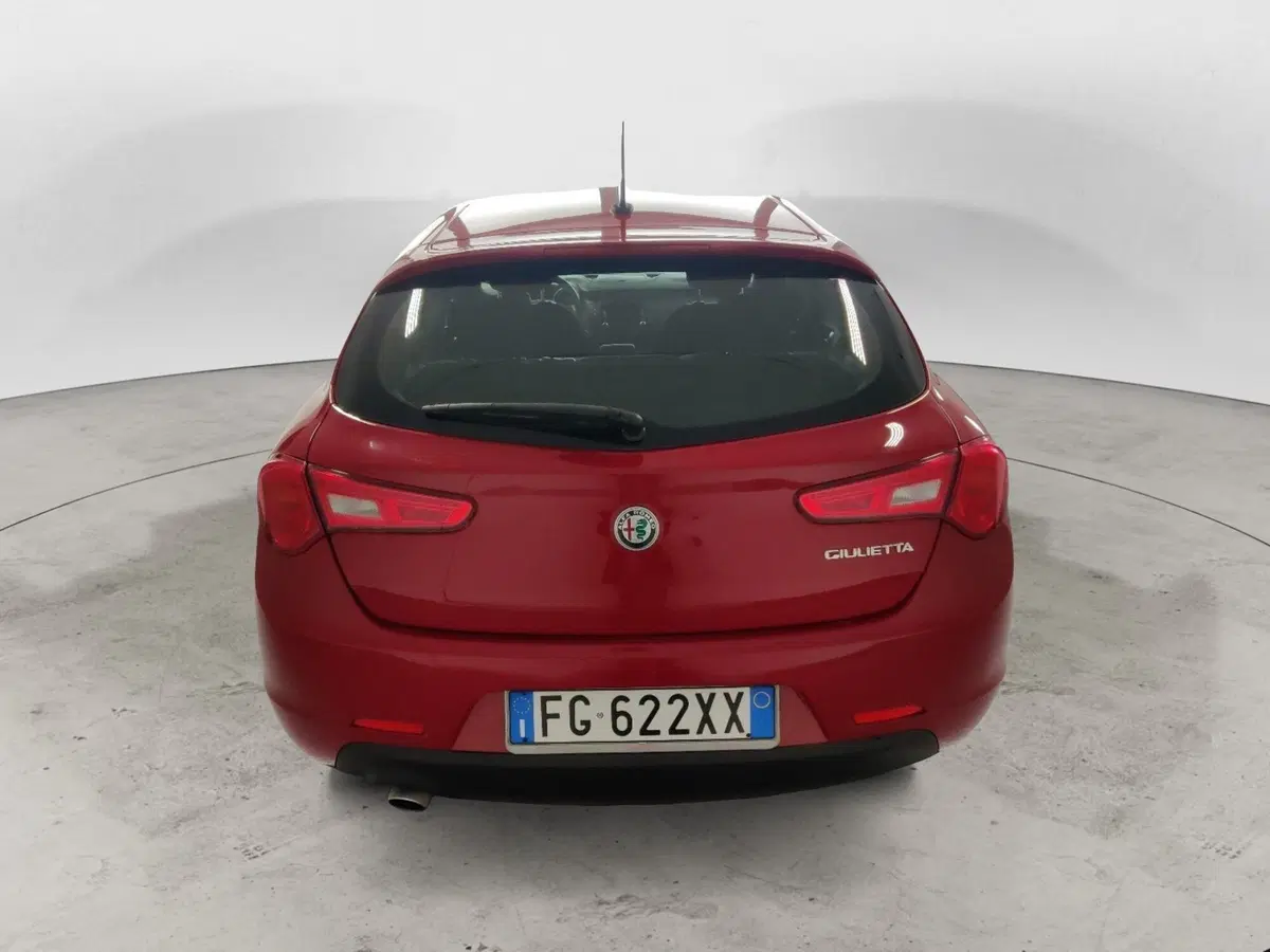 Alfa Romeo Giulietta usata a Arezzo (5)