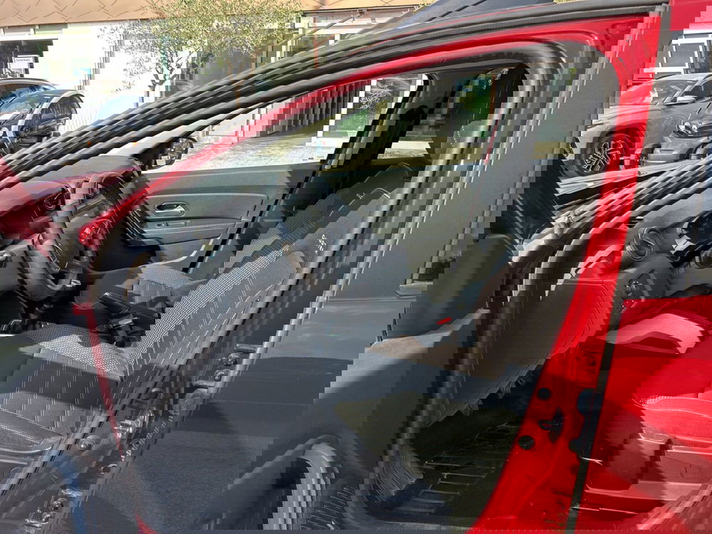 Dacia Duster usata a Latina (13)