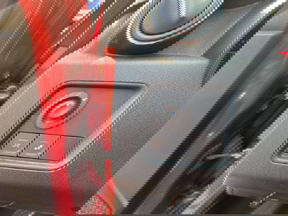 Dacia Duster usata a Latina (14)