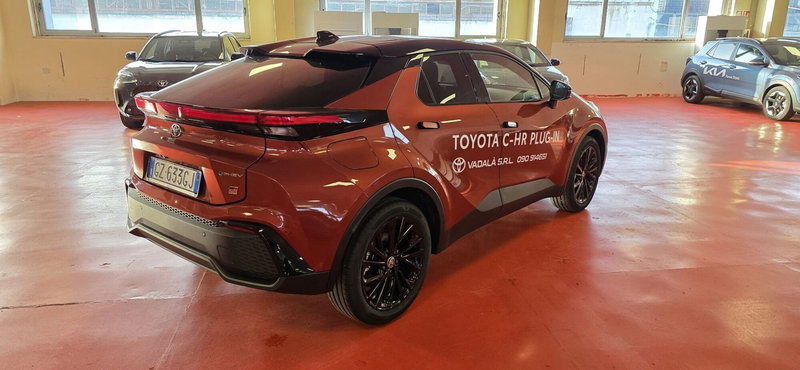 Toyota Toyota C-HR nuova a Messina (4)