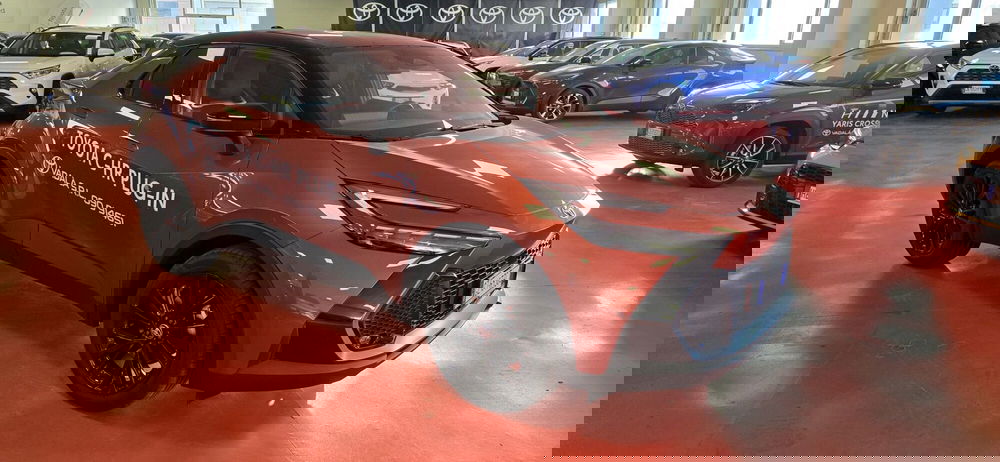 Toyota Toyota C-HR nuova a Messina (5)