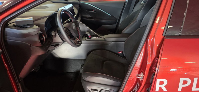 Toyota Toyota C-HR nuova a Messina (6)