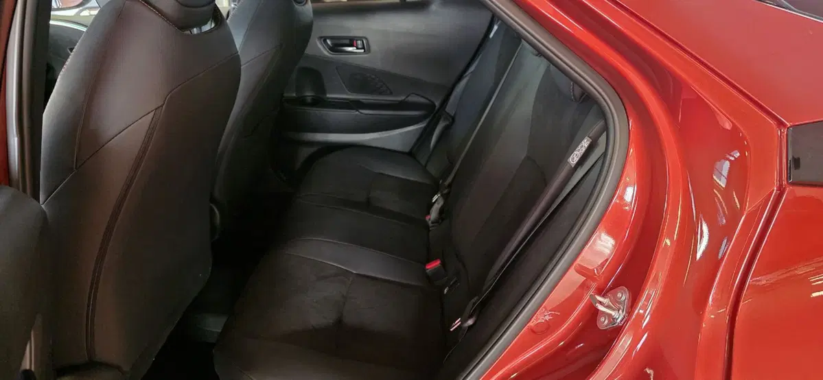 Toyota Toyota C-HR nuova a Messina (7)