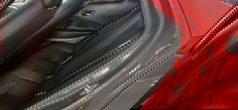 Toyota Toyota C-HR nuova a Messina (7)