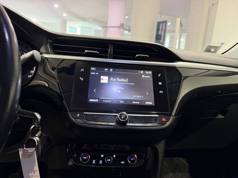 Opel Corsa usata a Genova (13)