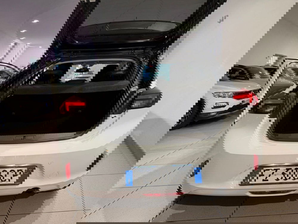 Opel Corsa usata a Genova (9)