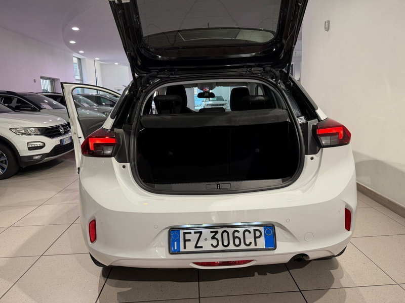 Opel Corsa usata a Genova (9)