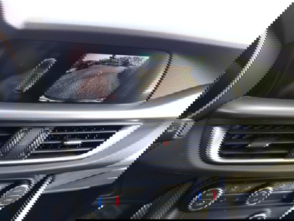 Alfa Romeo Stelvio usata a Frosinone (12)