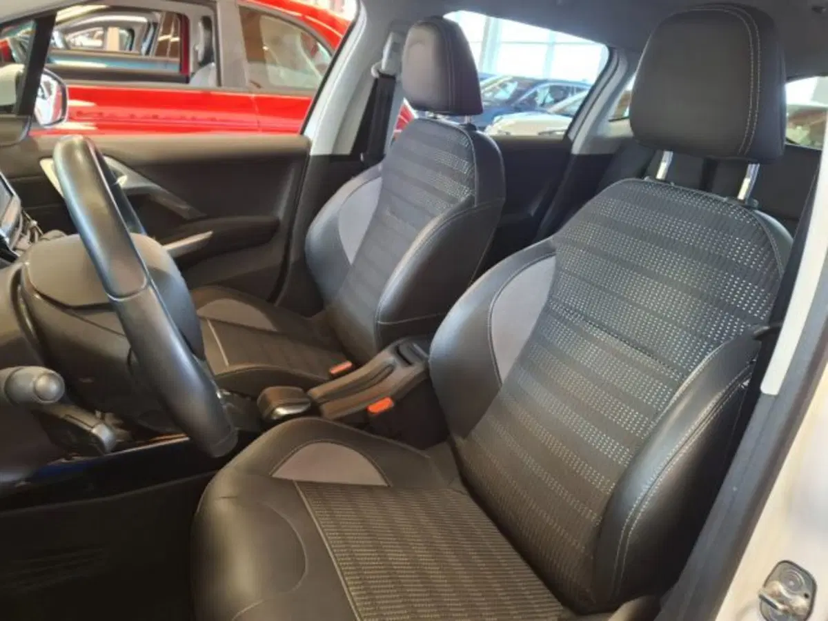 Peugeot 2008 usata a Vicenza (9)