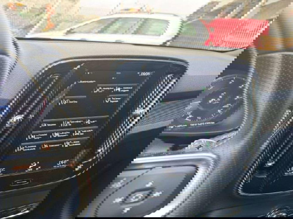 Volvo XC40 usata a Savona (13)