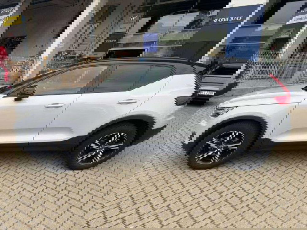 Volvo XC40 usata a Savona (9)