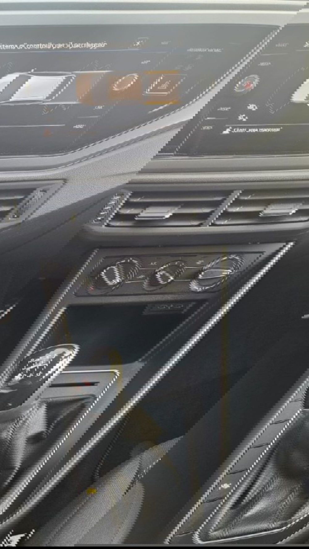 Volkswagen Taigo usata a Lucca (13)