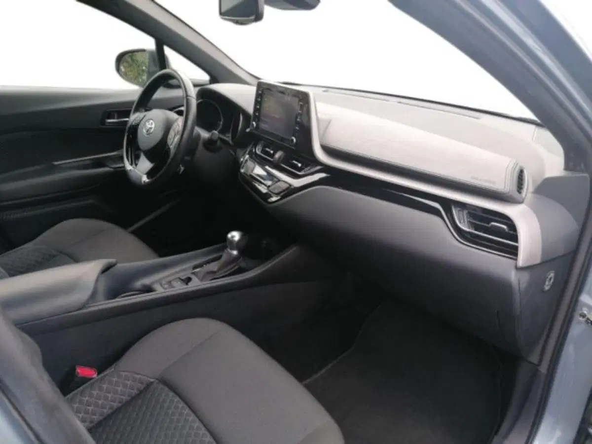 Toyota Toyota C-HR usata a Roma (15)
