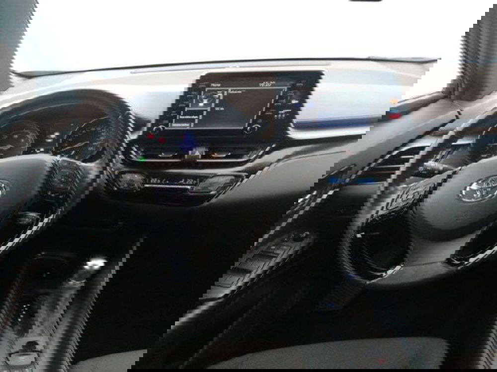 Toyota Toyota C-HR usata a Roma (8)