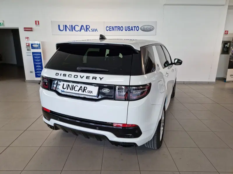 Land Rover Discovery Sport nuova a Alessandria (2)