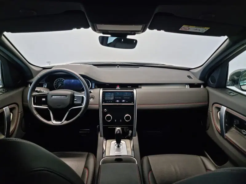 Land Rover Discovery Sport nuova a Alessandria (4)