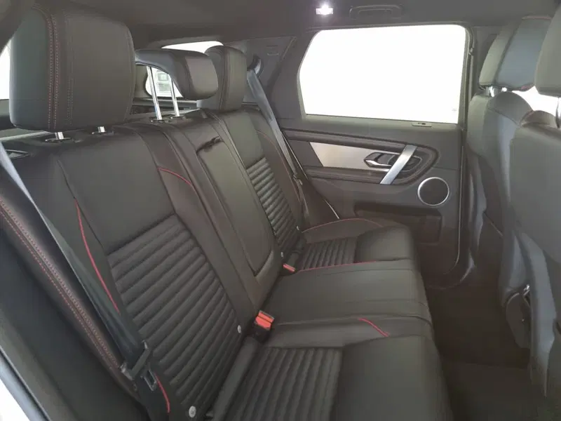 Land Rover Discovery Sport nuova a Alessandria (5)