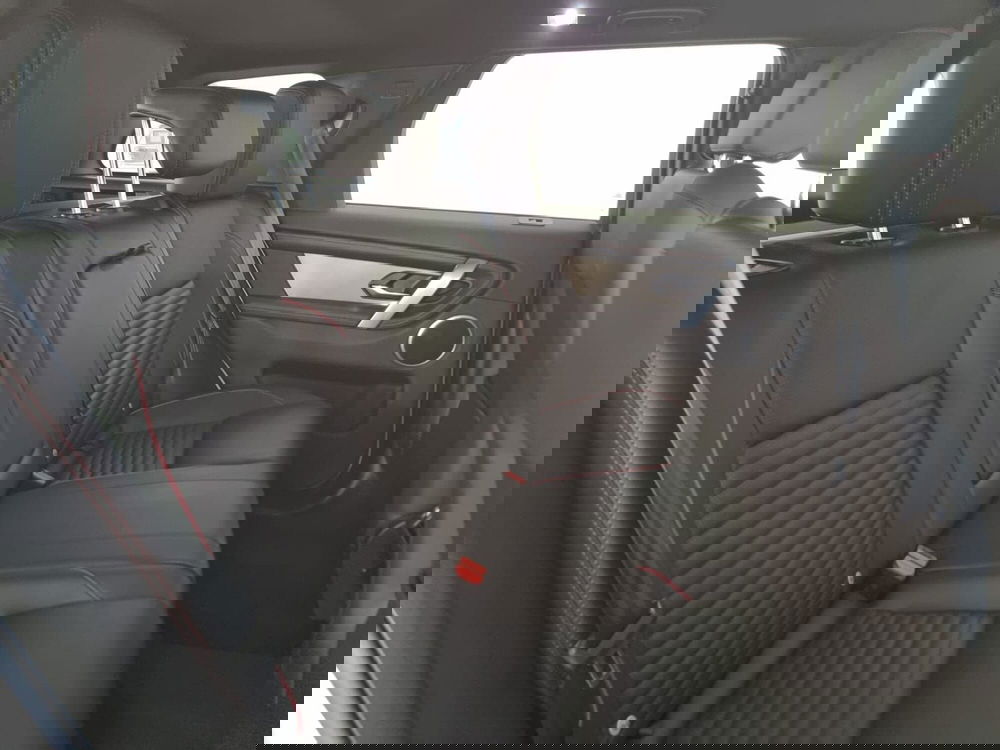 Land Rover Discovery Sport nuova a Alessandria (5)