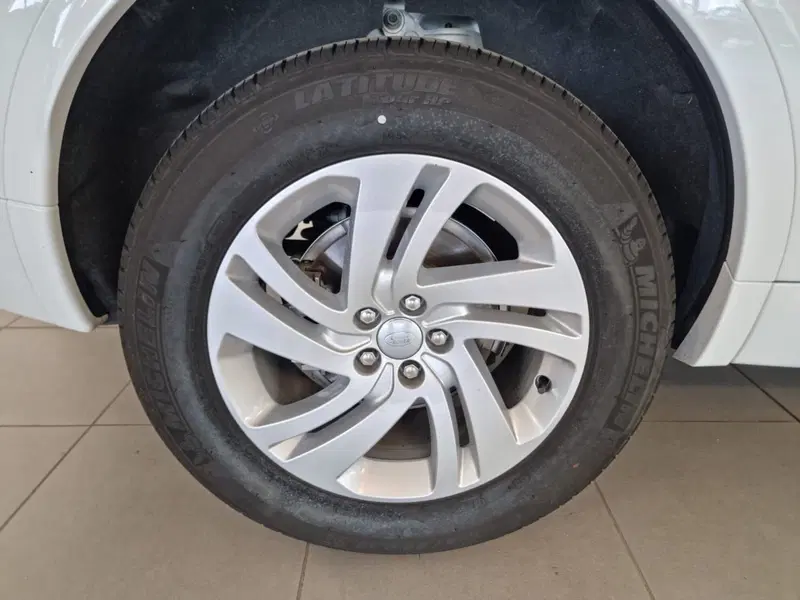 Land Rover Discovery Sport nuova a Alessandria (9)