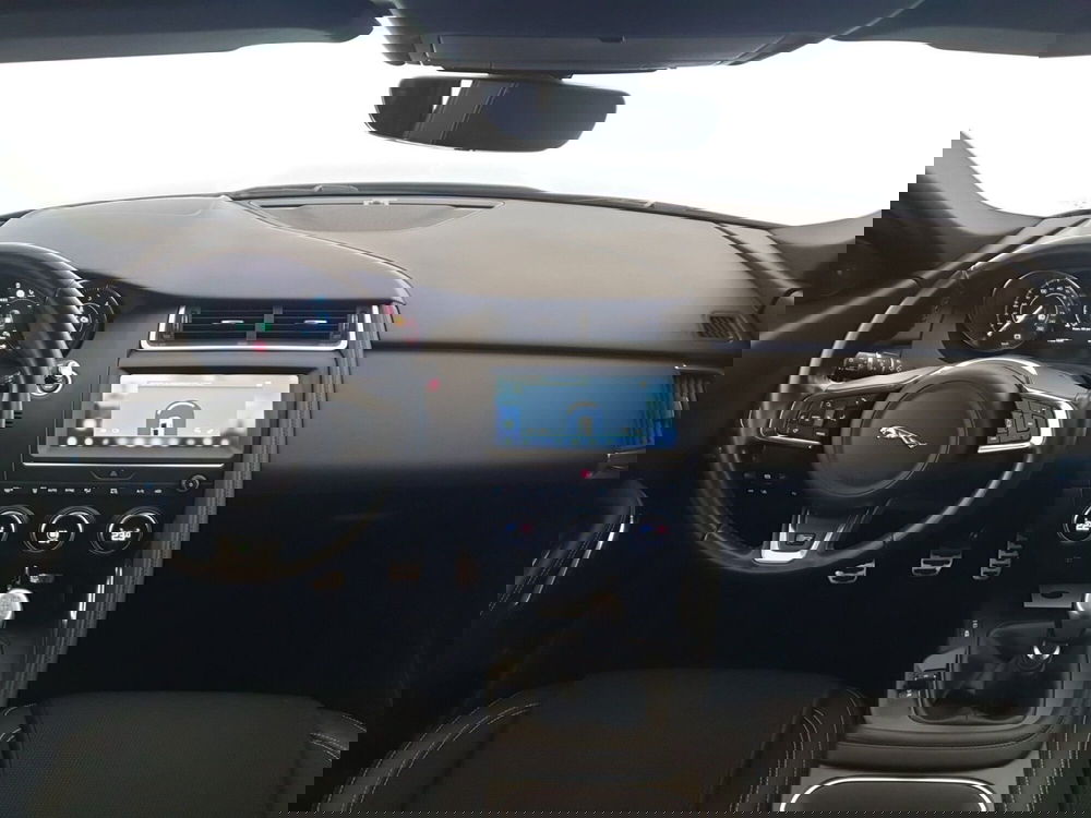 Jaguar E-Pace usata a Monza e Brianza (4)