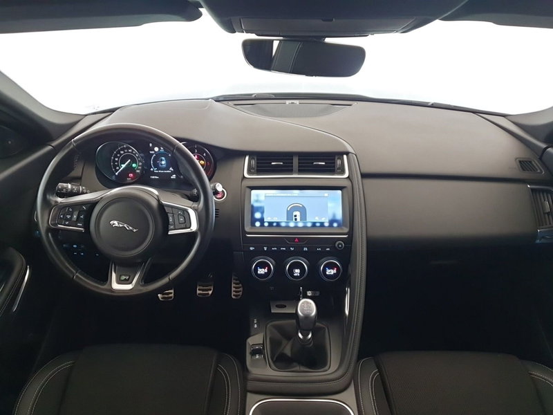 Jaguar E-Pace usata a Monza e Brianza (4)