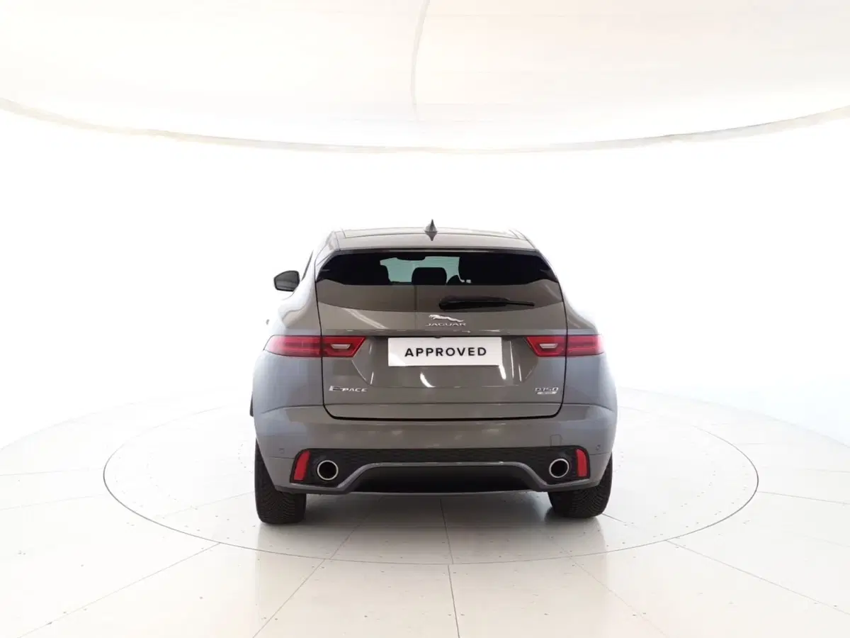 Jaguar E-Pace usata a Monza e Brianza (7)