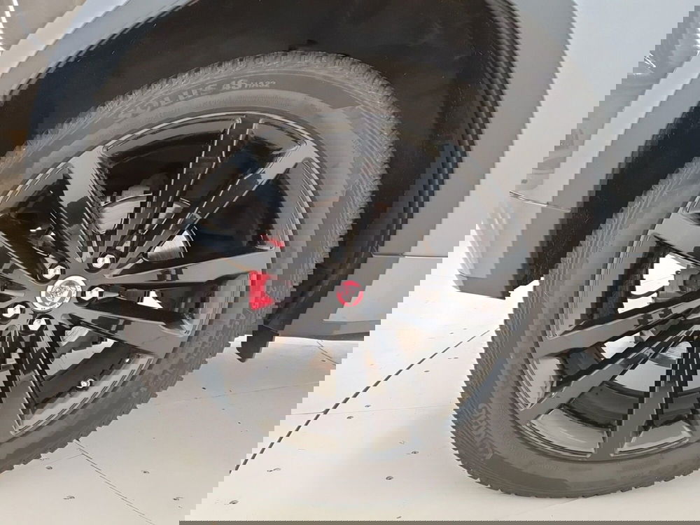 Jaguar E-Pace usata a Monza e Brianza (9)