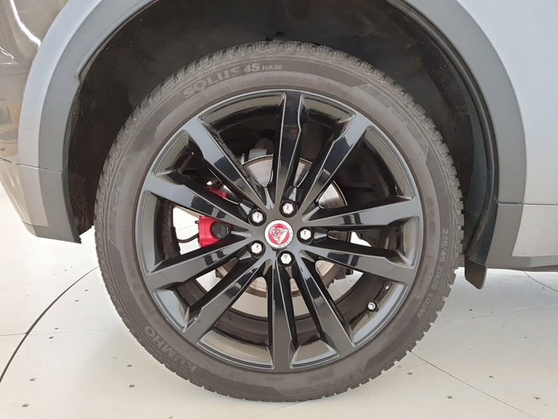 Jaguar E-Pace usata a Monza e Brianza (9)