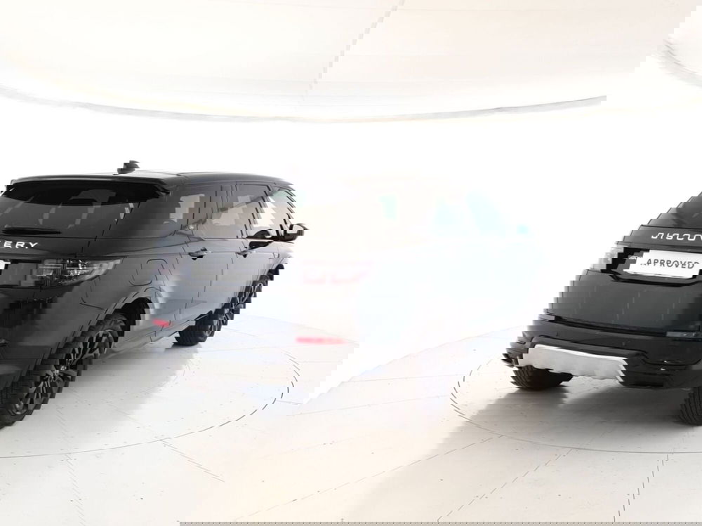 Land Rover Discovery Sport nuova a Monza e Brianza (2)