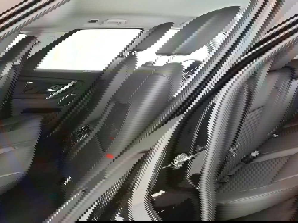 Land Rover Discovery Sport nuova a Monza e Brianza (5)
