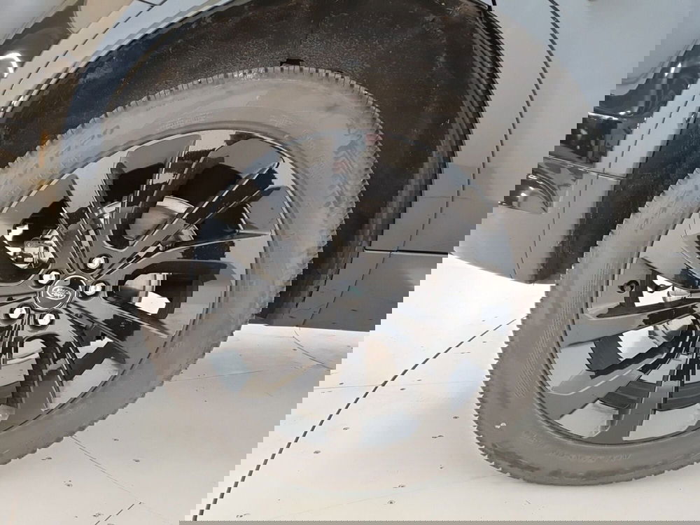 Land Rover Discovery Sport nuova a Monza e Brianza (9)