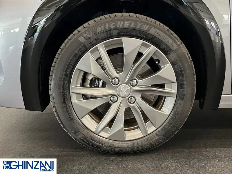 Peugeot 208 nuova a Bergamo (11)
