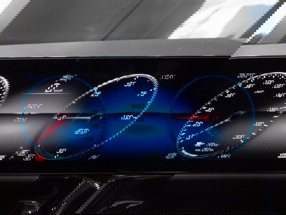 Mercedes-Benz EQA usata a Ancona (13)