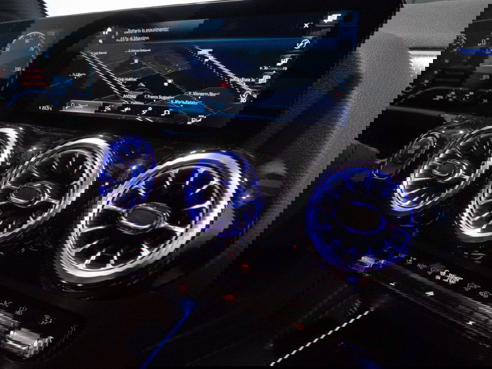 Mercedes-Benz EQA usata a Ancona (18)