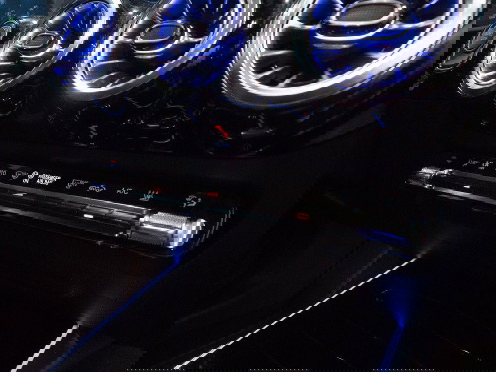 Mercedes-Benz EQA usata a Ancona (19)