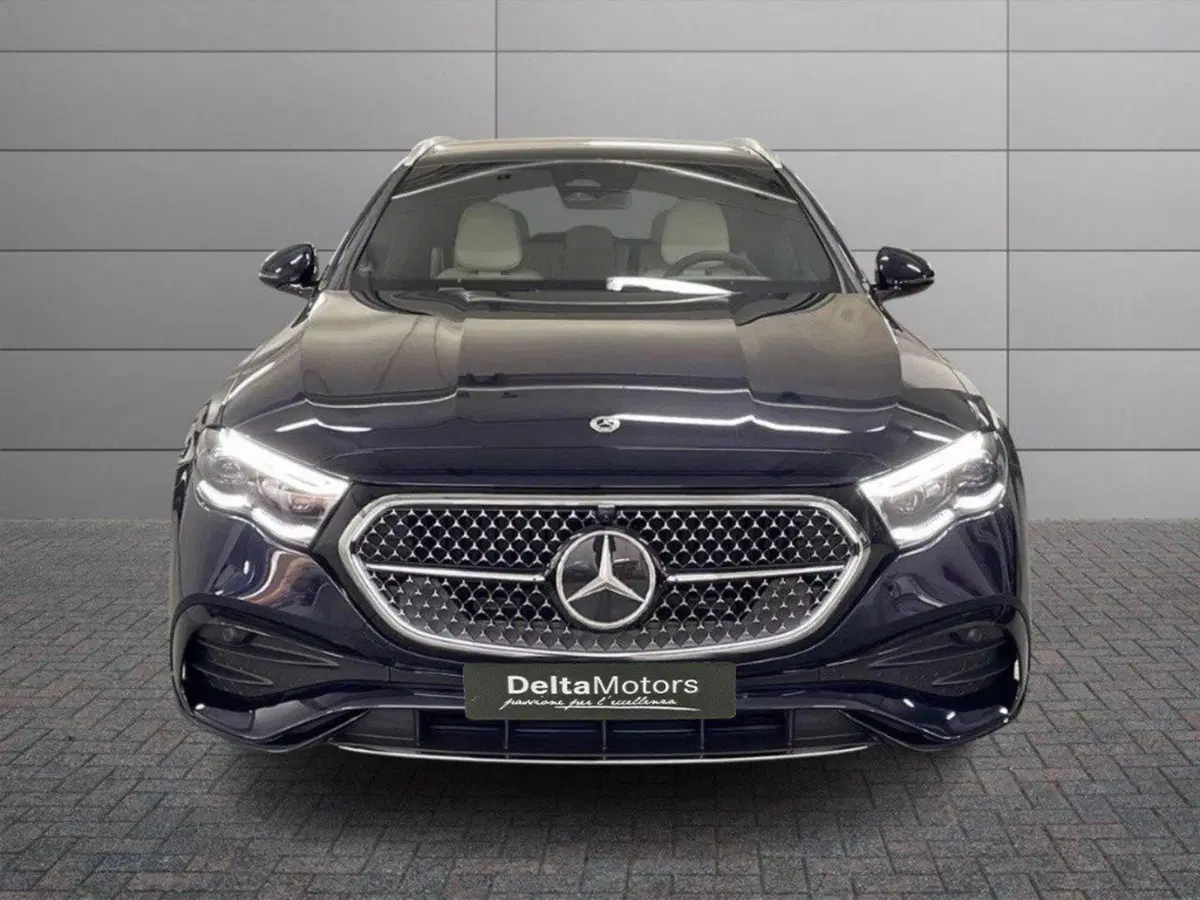 Mercedes-Benz Classe E Station Wagon nuova a Ancona (2)