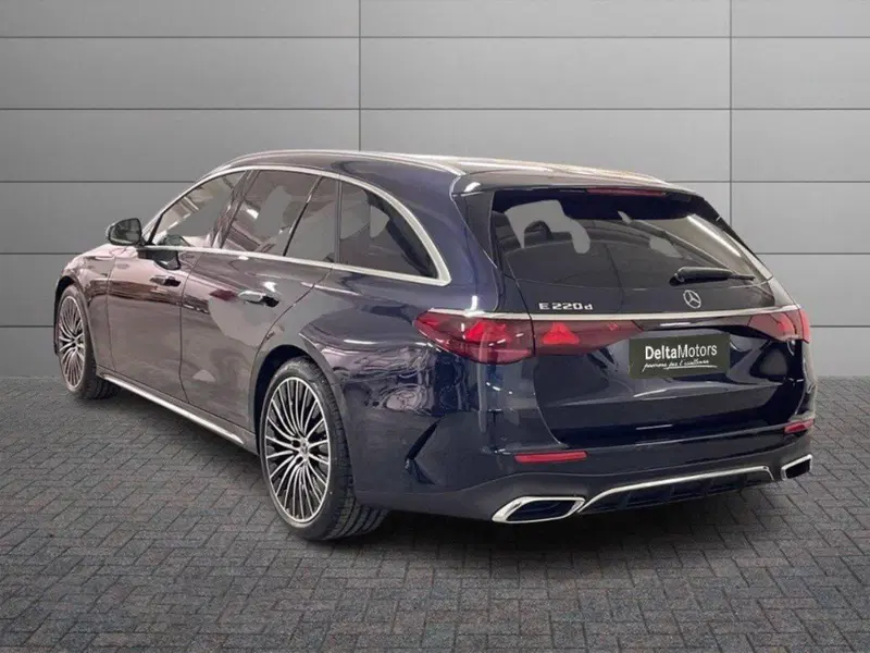 Mercedes-Benz Classe E Station Wagon nuova a Ancona (3)
