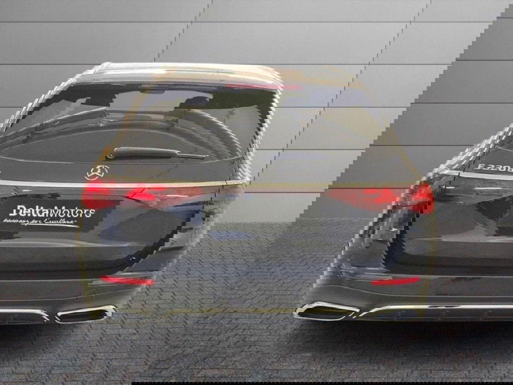 Mercedes-Benz Classe E Station Wagon nuova a Ancona (4)
